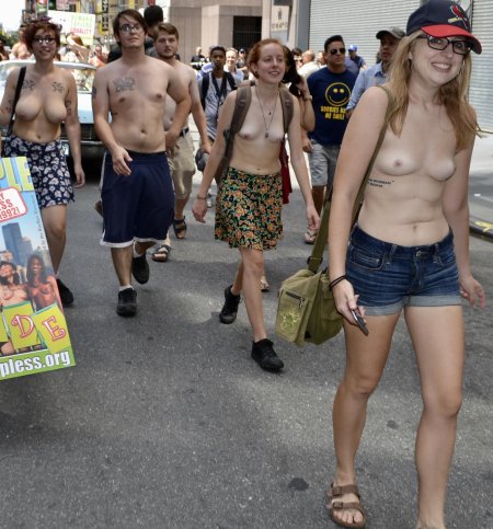 Топлесс в швеции