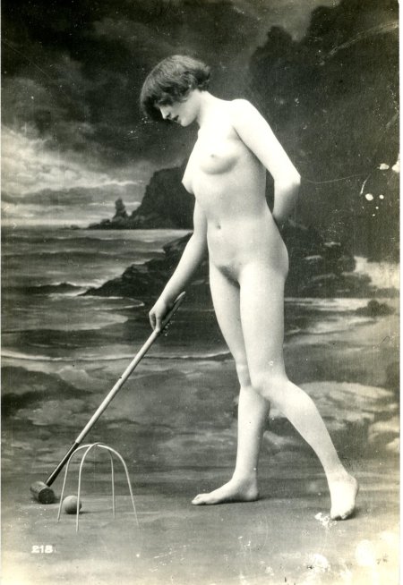 Первые женские купальники