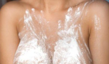 Грудь в муке