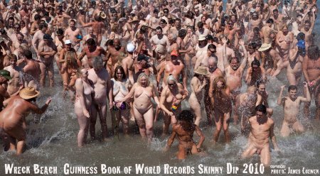 Голый пляж много народу