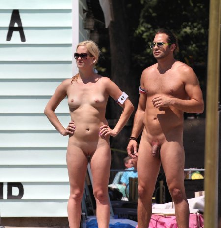 Голые нудисты