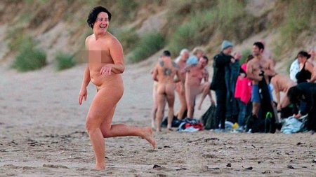 Массовые купания нагишом