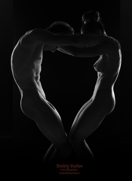 Ню черно белое