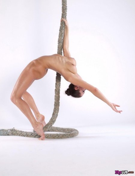 Эротические гимнастки