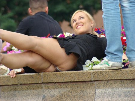 Под юбкой у взрослых женщин