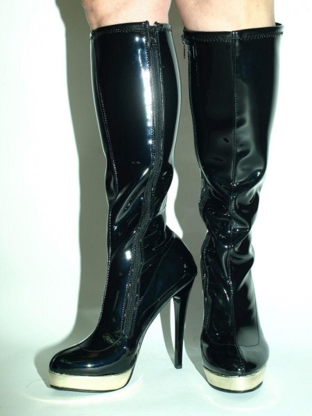 Лаковые сапоги