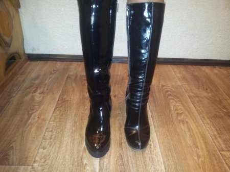 Лаковые сапоги