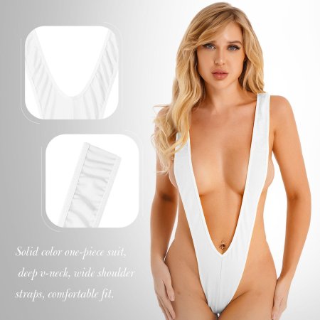 Купальник с вырезом