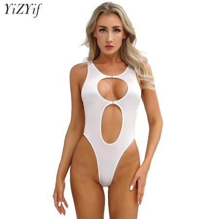 Купальник с вырезом