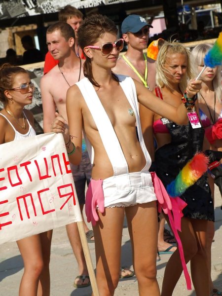 Фестиваль казантип девушки топлесс