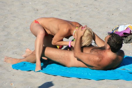 С женой на пляже