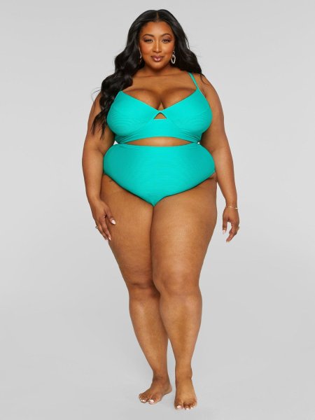 Модели плюс сайз