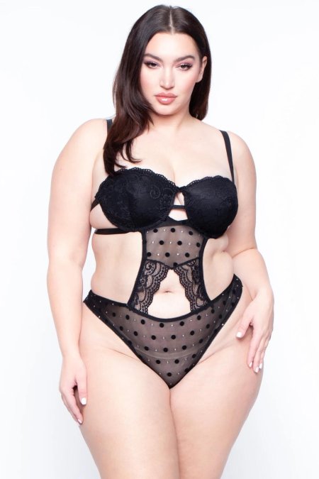 Пышная женщина