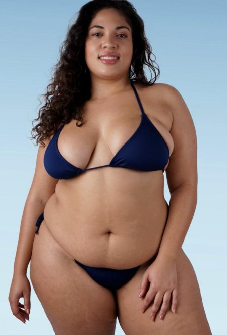 Пышная девушка