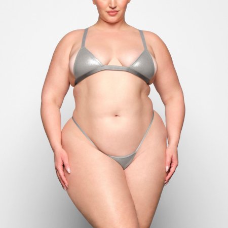 Пышная женщина