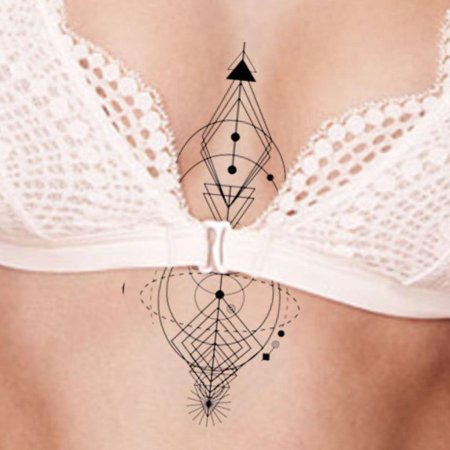 Тату под грудью геометрия