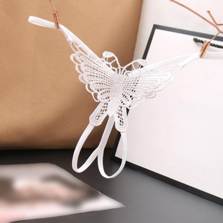 Кружевное нижнее белье с бабочками