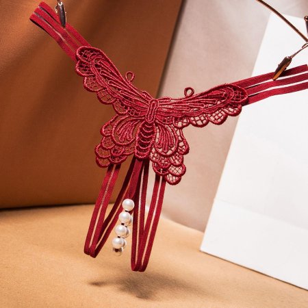 Трусики с бусами бабочка