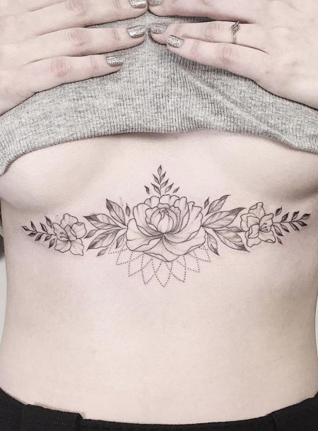 Тату под грудью женские