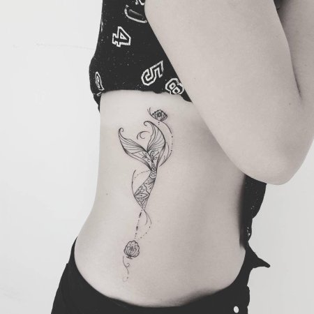Тату на ребрах для девушек