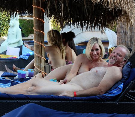 Нудистские отели голые