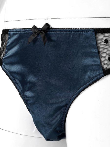 Атласные трусы