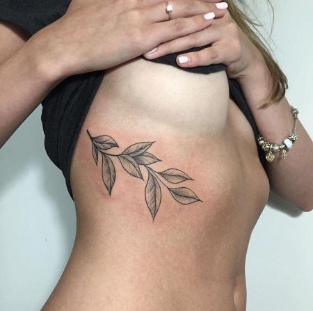 Тату оливковая ветвь на груди