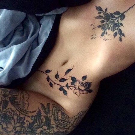 Татуировки для девушек на животе