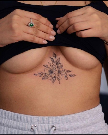 Женская татуировка