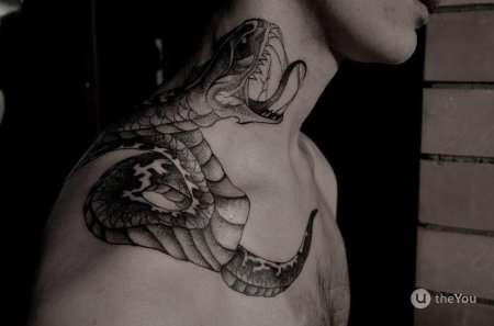 Тату змея на шее мужские