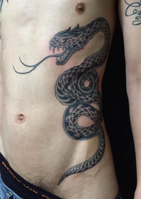 Тату змеи для мужчин