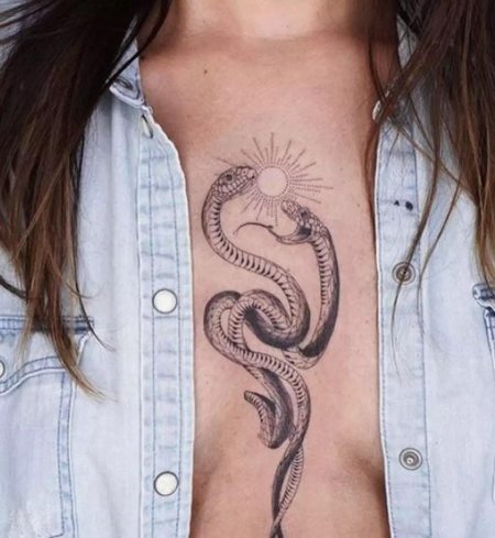 Тату со змеей для девушек