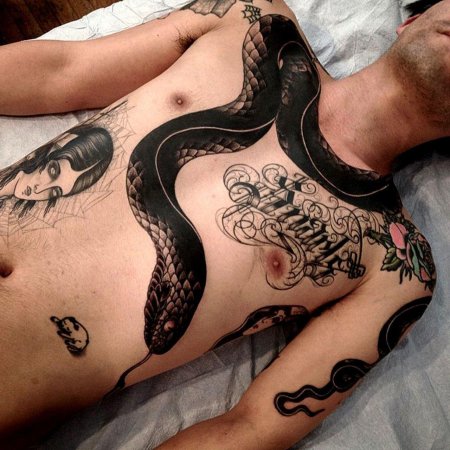 Тату змеи на груди мужские