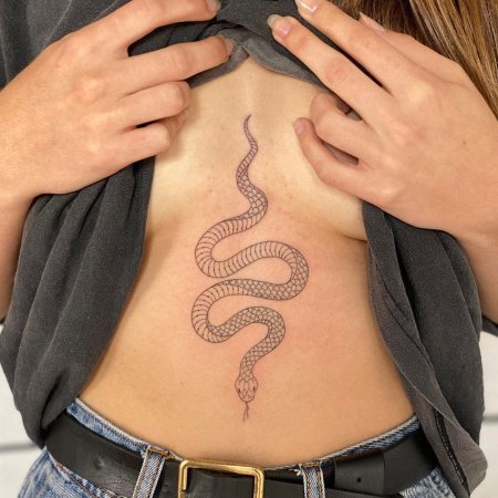 Тату змеи для девушек