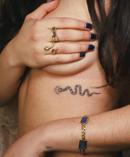 Тату змеи для девушек