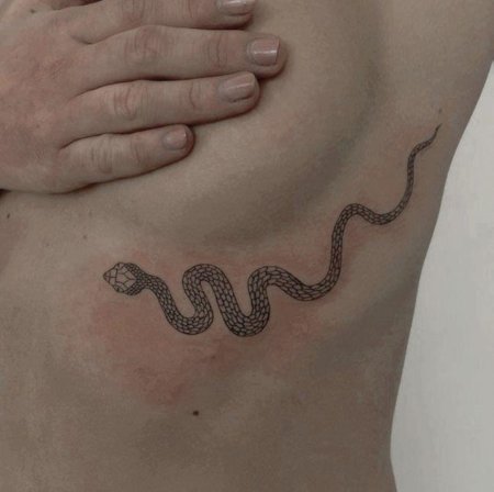 Тату змеи для девушек