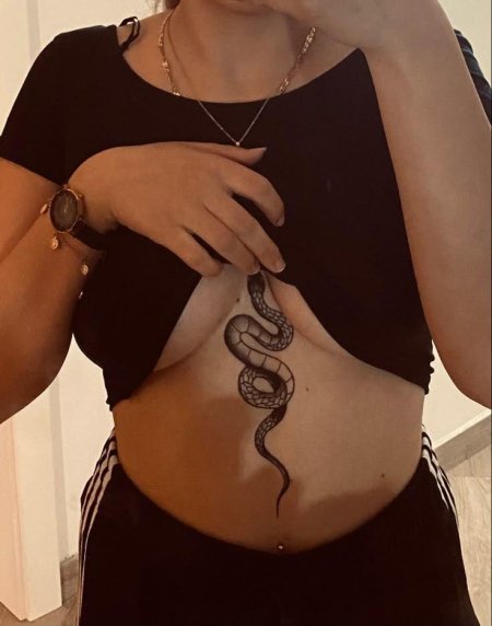 Тату со змеей для девушек