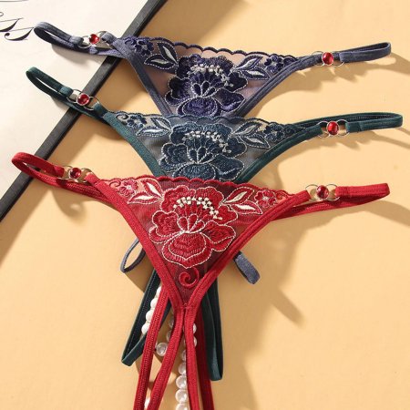 Сексуальные женские трусики