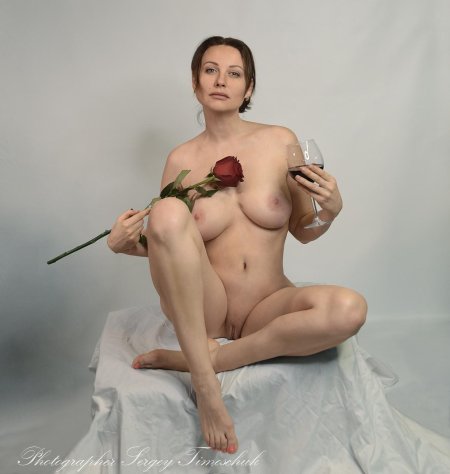 Женщина с розами