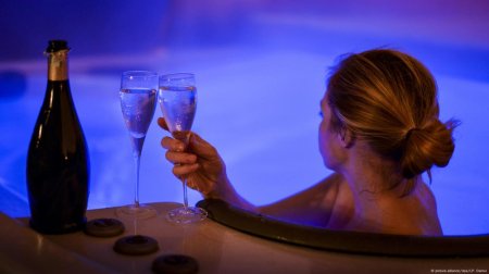 Ванна с шампанским