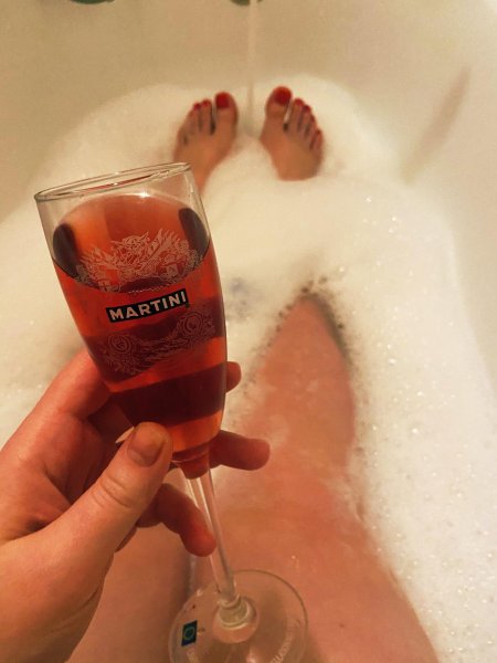 Ванна с шампанским