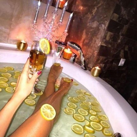 Ванна с шампанским