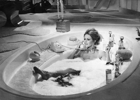 Бриджит бардо в ванне