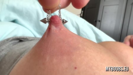 Прокалывают соски