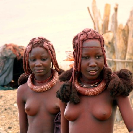 Голые женщины диких племен