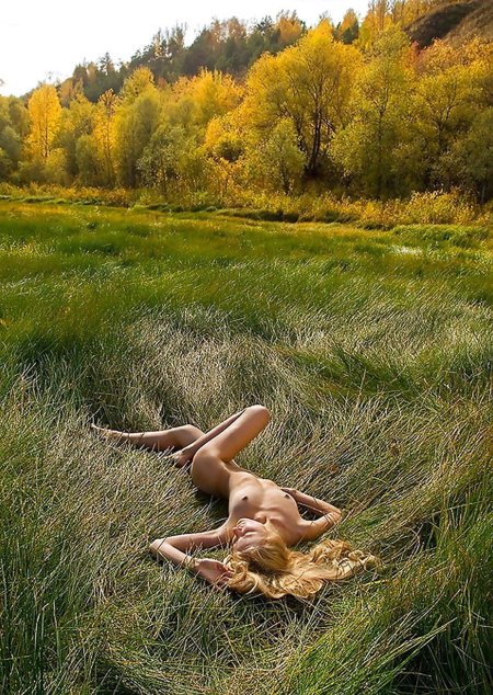 Фотосессия ню на природе