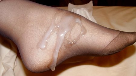 Женские ножки в сперме