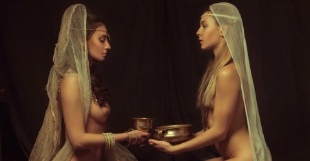 Наложница фотосессия голые