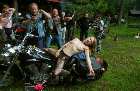 Девушки на байк фестивалях