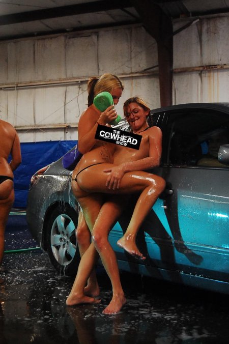 Мойка машин девушки